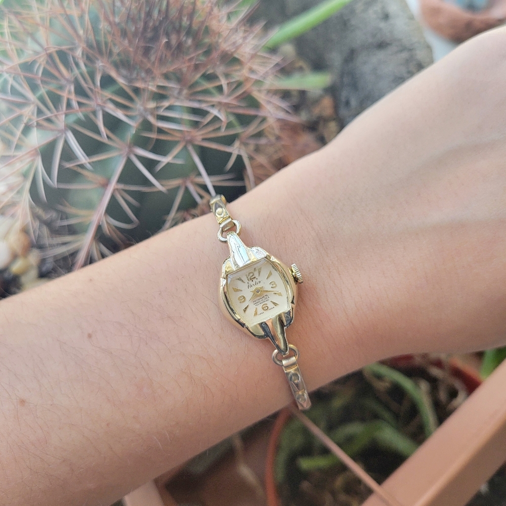 Vintage Swiss Herlin Gold Dainty Quartz Classic Square Stretch Watch